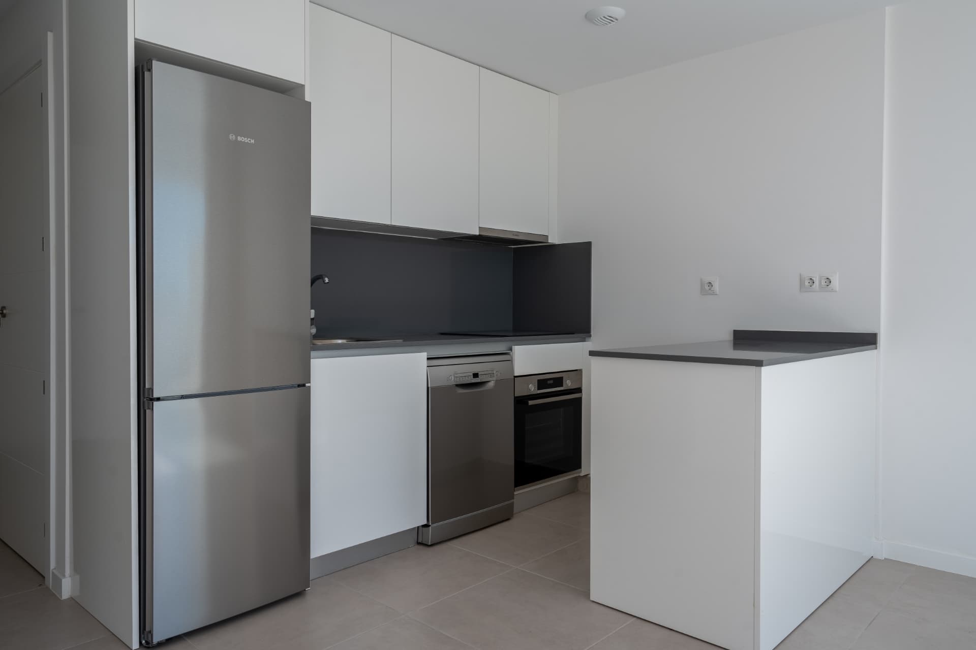Fitted kitchen with Bosch appliances